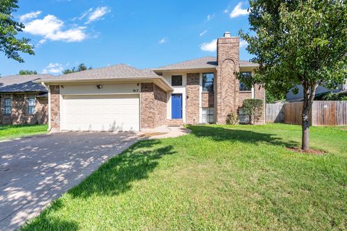 917 Shannon Creek Dr, Mansfield, TX, 76063-2809 | Card Image