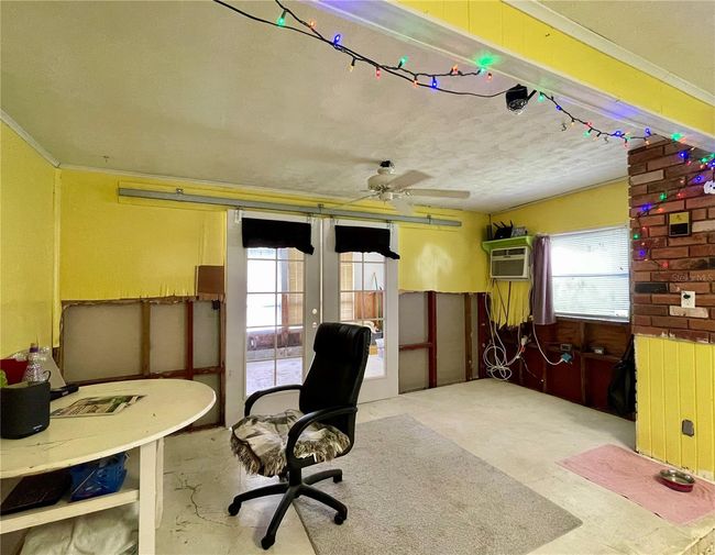 Family Room | Image 21