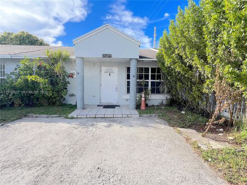 2-18240 Nw 41st Pl, Miami Gardens, FL, 33055-3433 | Card Image