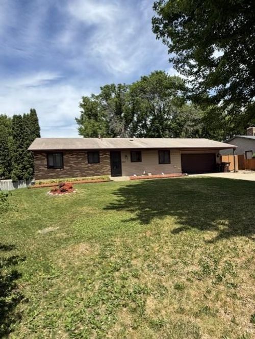 8042 73rd Street S, Cottage Grove, MN, 55016 | Card Image