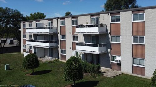 310-71 Vanier Dr, Kitchener, ON, N2C1J4 | Card Image