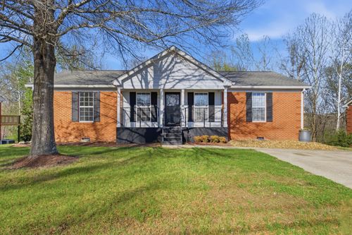 412 Eisenhower Dr, Ashland City, TN, 37015-3958 | Card Image