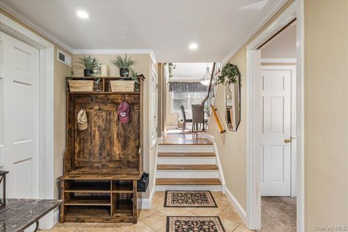 4 Andover Pl, Huntington, NY, 11743-5202 | Card Image