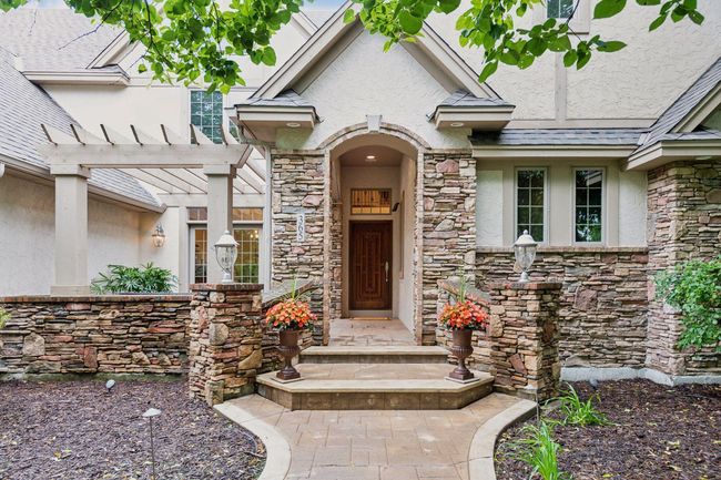 Grand stone entrace | Image 8