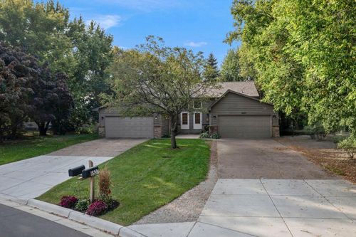 5537-5535-5537 Lindsay St, Golden Valley, MN, 55422-4625 | Card Image