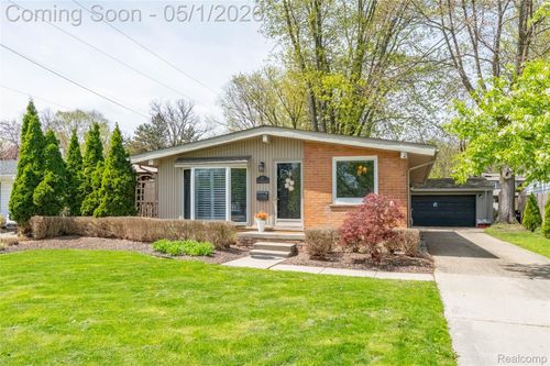 937 Allen Dr, Northville, MI, 48167-1115 | Card Image