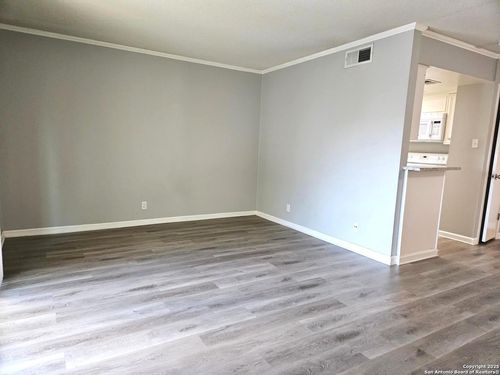 apt-212c-2300 Nacogdoches Rd, San Antonio, TX, 78209-2182 | Card Image