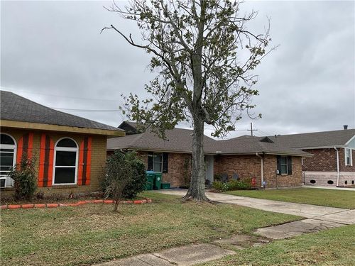 135 Miami Pl, Kenner, LA, 70065-4029 | Card Image