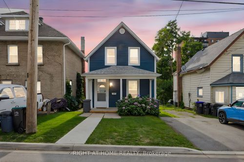 314 Queen St, Midland, ON, L4R3H4 | Card Image