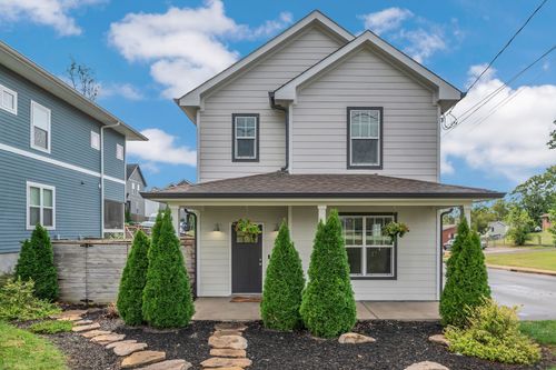 2137 14th Ave N, Nashville, TN, 37208-1112 | Card Image