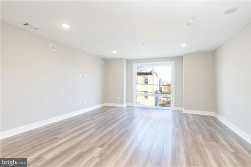 3-2238 N 2nd St, PHILADELPHIA, PA, 19133-3318 | Card Image