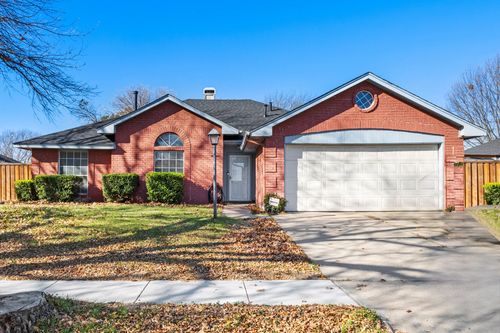 3717 Corn Valley Rd, Grand Prairie, TX, 75052-6635 | Card Image