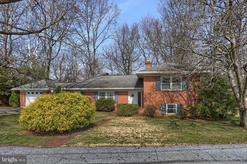359 E Granada Ave, HERSHEY, PA, 17033-1346 | Card Image