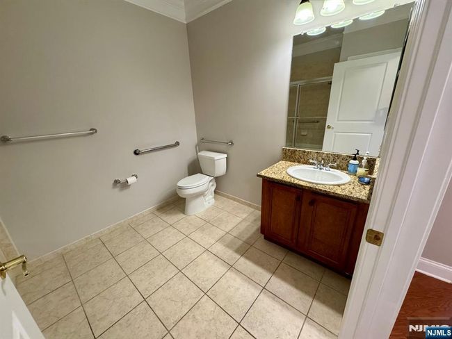 7207 Ravenscroft Rd, Condo with 2 bedrooms, 2 bathrooms and null parking in Clifton NJ | Image 25