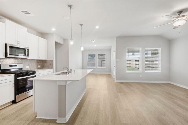 18758 Bliss Pl, House other with 3 bedrooms, 2 bathrooms and 2 parking in New Caney TX | Image 6