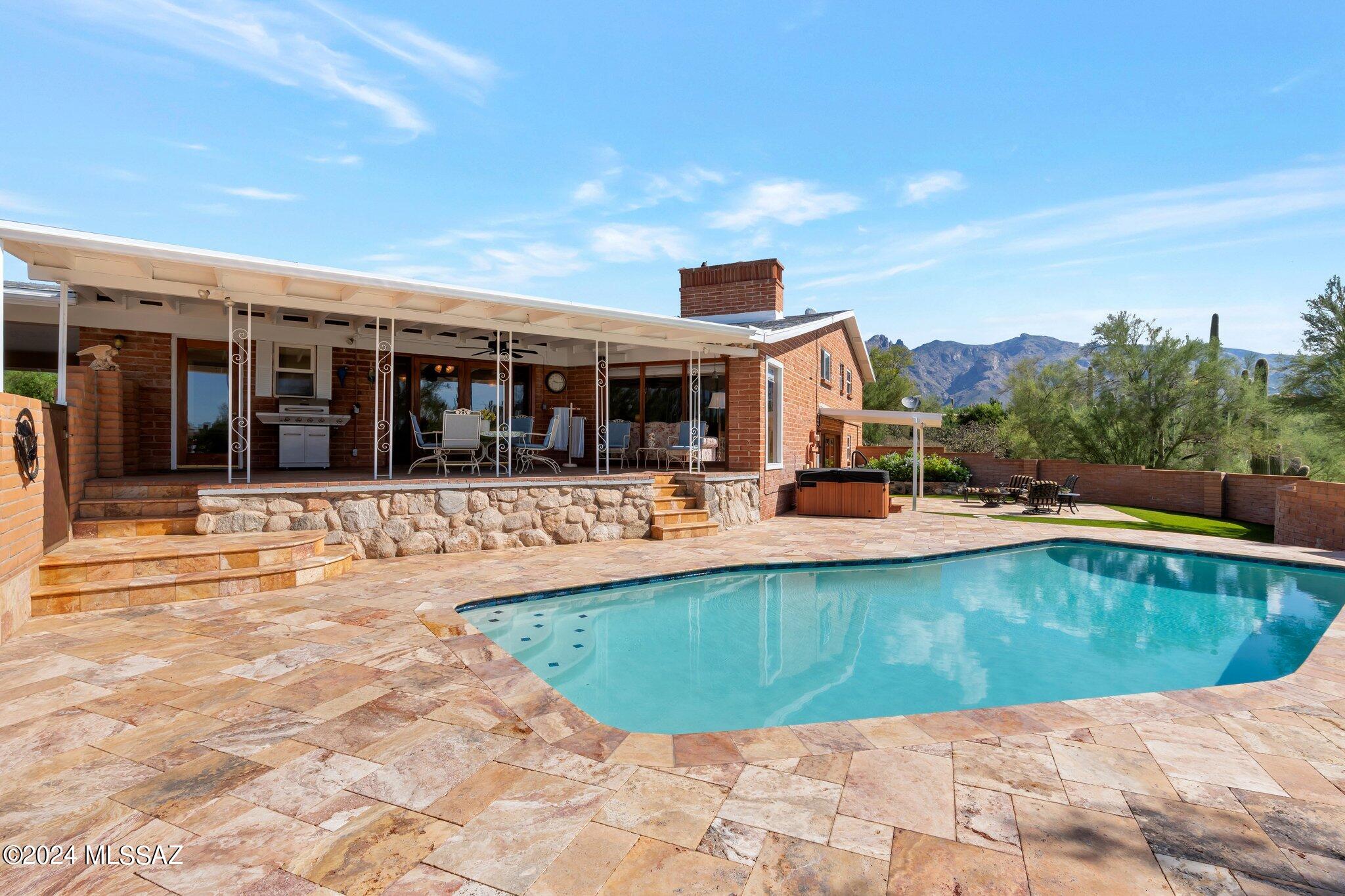 Mina Vis, Tucson, AZ 85718