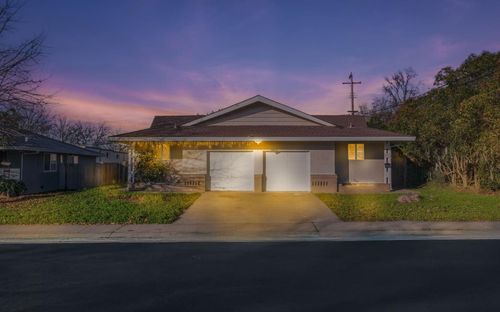 5725 Woodleigh Drive, Carmichael, CA, 95608 | Card Image