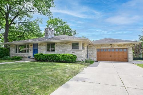 11909 W Vliet St, Wauwatosa, WI, 53226-3147 | Card Image