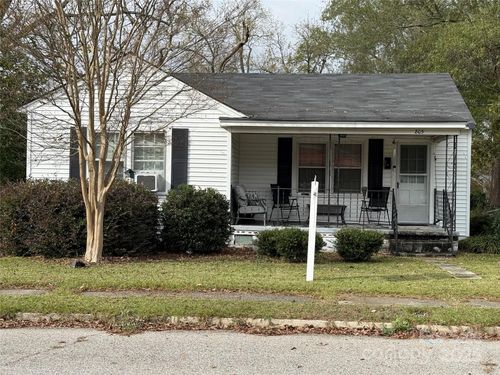 805 Breeden Hts, Bennettsville, SC, 29512-3409 | Card Image