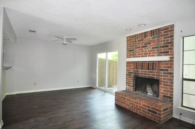 APT-4 - 5502 Loving Dr, Condo with 2 bedrooms, 2 bathrooms and null parking in Garland TX | Image 5