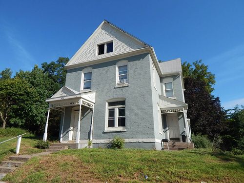 430 E 7th St, Davenport, IA, 52803-5582 | Card Image