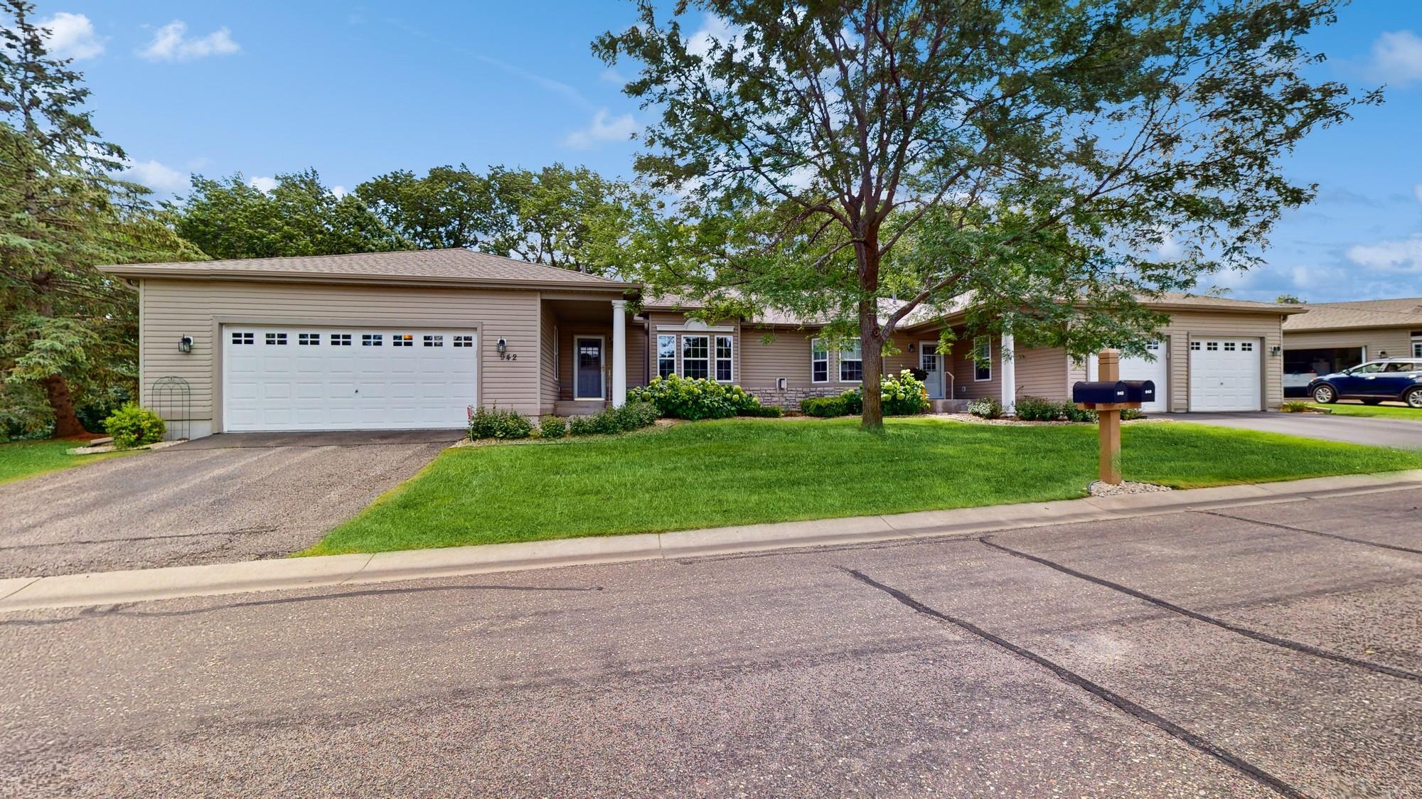 Carriage Hills Dr, Chaska, MN 55318