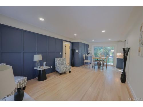 1045 Locust St, Denver, CO, 80220-4642 | Card Image