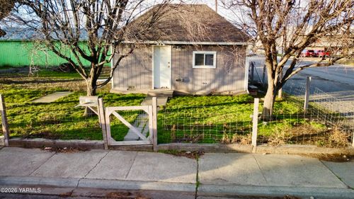 1220 Roosevelt Ct, Sunnyside, WA, 98944-1553 | Card Image