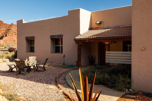 348 N Gunsmoke Pass, Kanab, UT, 84741-3004 | Card Image