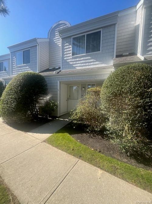 53-220 Montauk Highway, Southampton, NY, 11972 | Card Image