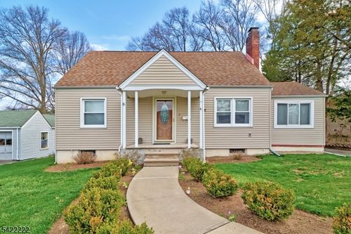 11 Barnida Dr, East Hanover, NJ, 07936-1402 | Card Image