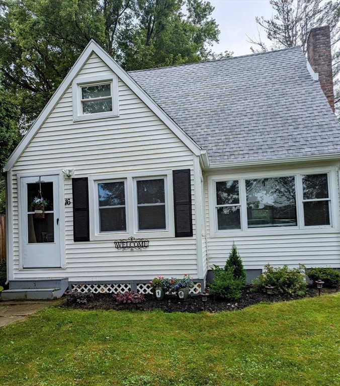 Irwin St, Lanesborough, MA 01237