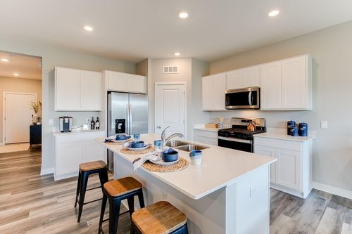 2031 Rainier Dr, Shakopee, MN, 55379-5471 | Card Image