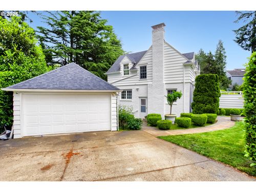 6394 Sw Burlingame Ave, Portland, OR, 97239-2635 | Card Image