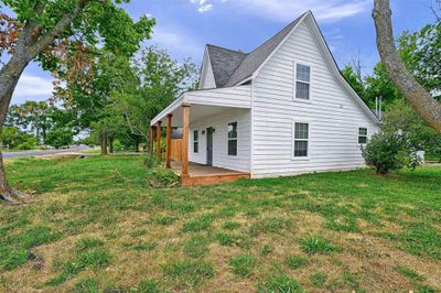 700 S Denny Street, House other with 4 bedrooms, 2 bathrooms and null parking in Howe TX | Image 2