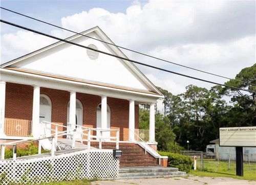 14145 S Wintzell Ave, Bayou La Batre, AL, 36509-2453 | Card Image
