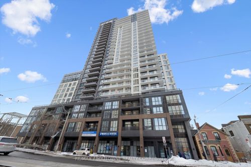 802-286 Main St, Toronto, ON, M4C0B3 | Card Image