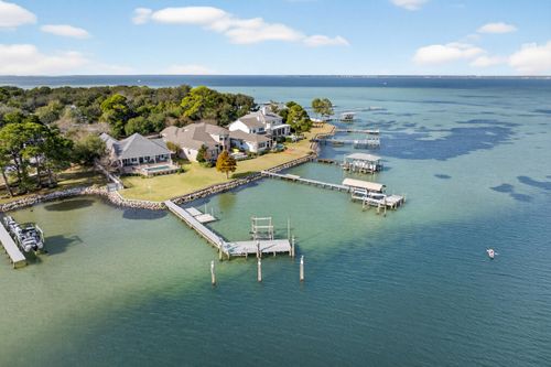 901 Peacocks Point Dr, Destin, FL, 32541-1664 | Card Image