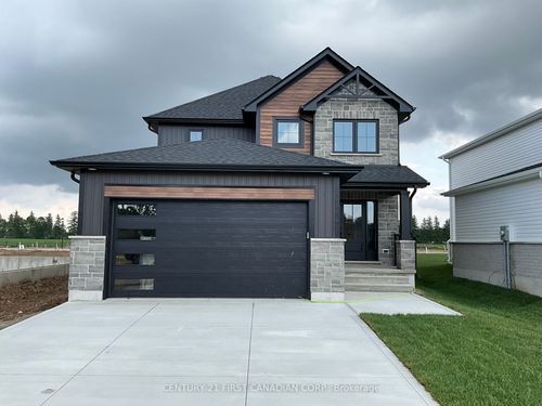 656 Ketter Way, Wyoming, ON, N0N1T0 | Card Image