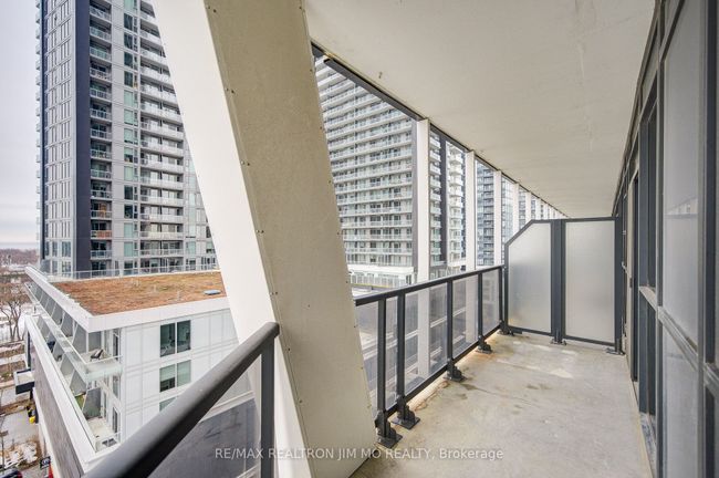 811 - 50 Ordnance St, Condo with 3 bedrooms, 2 bathrooms and 1 parking in Toronto ON | Image 38
