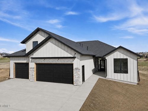 4325 Kites Ln, Bismarck, ND, 58503 | Card Image