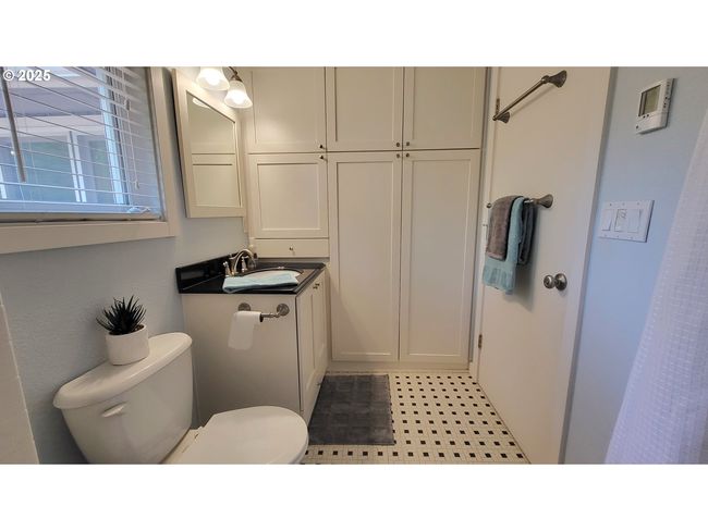 1400 W 40 Th Ave, House other with 3 bedrooms, 2 bathrooms and 1 parking in Eugene OR | Image 34