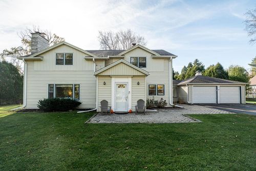 1933 W Donges Bay Road, Mequon, WI, 53092 | Card Image