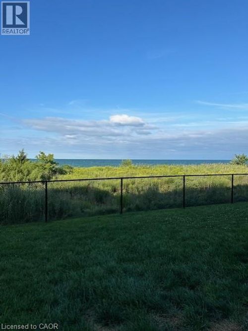 303-35 Southshore Cres, Stoney Creek, ON, L8E0J2 | Card Image