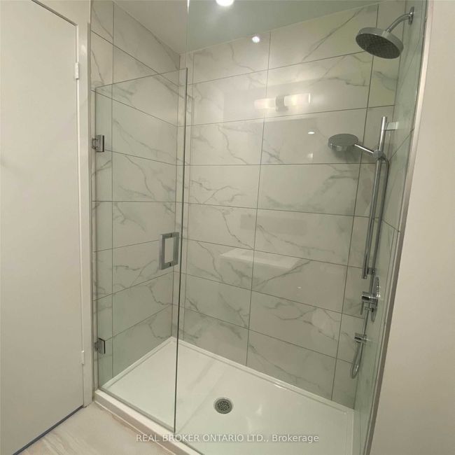 1105 - 5 Buttermill Ave, Condo with 2 bedrooms, 2 bathrooms and null parking in Vaughan ON | Image 6