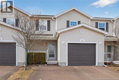 208 Damien St, Dieppe, NB, E1A0H3 | Card Image