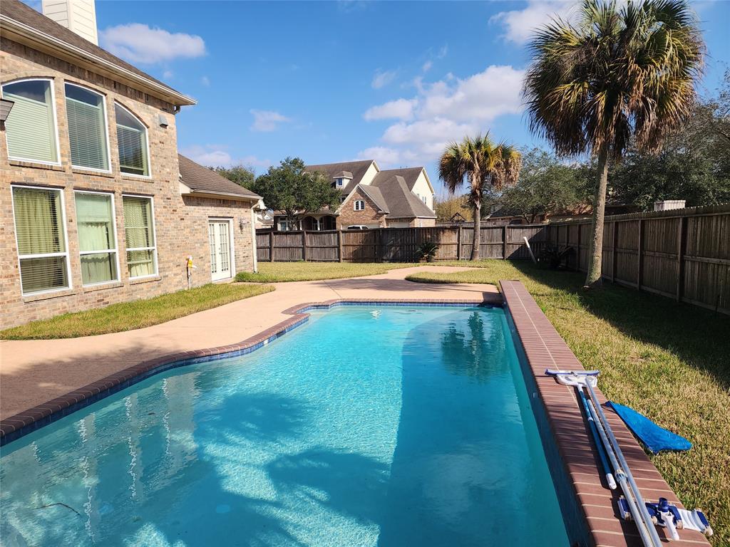 Southchase Ln, League City, TX 77573