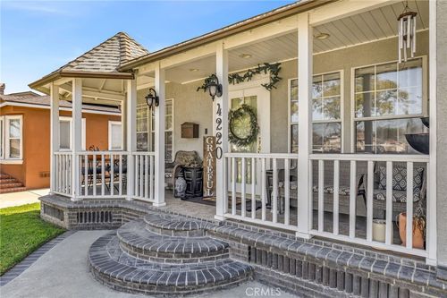 4220 Los Coyotes Diagonal, Lakewood, CA, 90713-3316 | Card Image