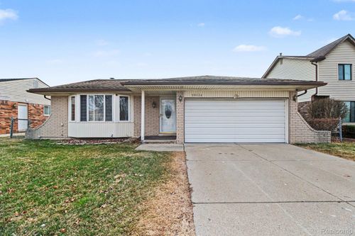 39024 Faith Dr, Sterling Heights, MI, 48310-2481 | Card Image