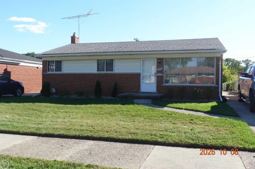 16850 May Ave, Eastpointe, MI, 48021-3354 | Card Image